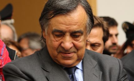 Palermo, in Consiglio comunale la pagliacciata delle ZTL per fare 'cassa', con Orlando che inveisce e minaccia