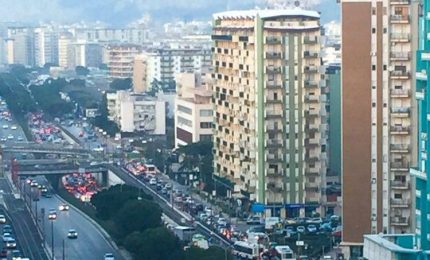 Palermo: il Tram, il traffico impazzito e i centri commerciali che ringraziano...