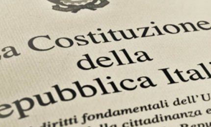 Renzi, lo sfregio alla Costituzione e un bivacco di manipoli