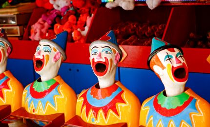 Pensierino della sera/ Dedicato ai pagliacci rivoluzionari