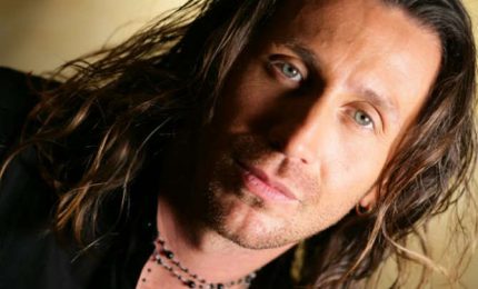 La canzone di Povia contro l'Unità d'Italia: si risveglia anche la musica (VD)