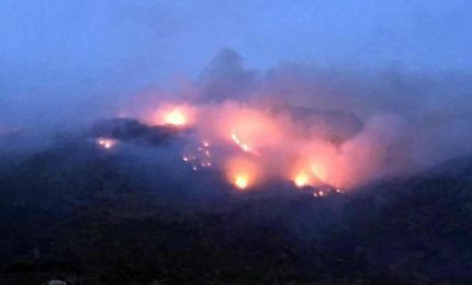 L'incendio di Pantelleria: le responsabilità del sindaco dell'isola e della Regione