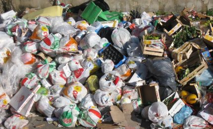 Permesso? Ci sono anche i 13 mila precari ex ATO rifiuti. Chi li pagherà?