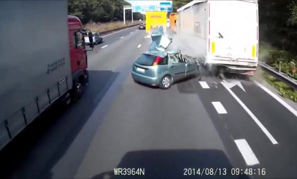 Trilogia della strada 2/ Il cretino che viene da destra