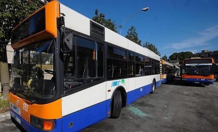 AMAT: l'autobus si prende, il biglietto non si paga (slogan anni '70 ancora attuale...)