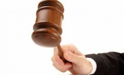 Finis Sicilie: "500 e uno, 500 e due, 500 e tre, aggiudicata!"