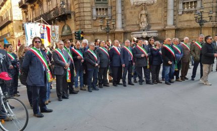 Sindaci e precari rifiutano l'incontro con Crocetta e Baccei