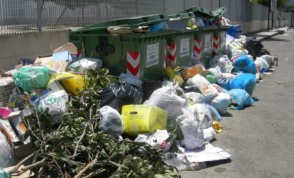 Emergenza rifiuti: adesso in certe aree della Sicilia si rischia l'emergenza sanitaria