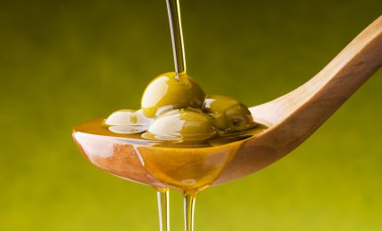 Olio ex vergine d'oliva: grazie al Parlamento di 'nominati' venderanno il prodotto vecchio di tre-quattro anni!