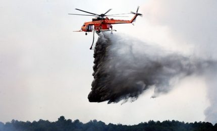 Elicotteri antincendio della Regione siciliana: servizio dimezzato e costi raddoppiati