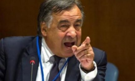 Leoluca Orlando: se a Palermo sta provando a 'pelare' i cittadini (ZTL) cosa combinerebbe da presidente della Regione?