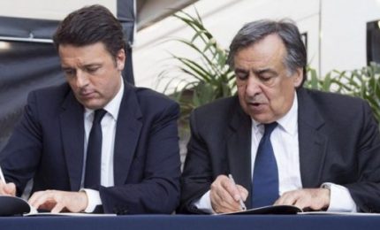 Leoluca Orlando getta la maschera, abbraccia Renzi e attacca l'Autonomia siciliana