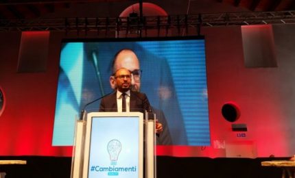 Signori, sveglia: Davide Faraone pensa. E ha dietro un pensatoio di pensatori...