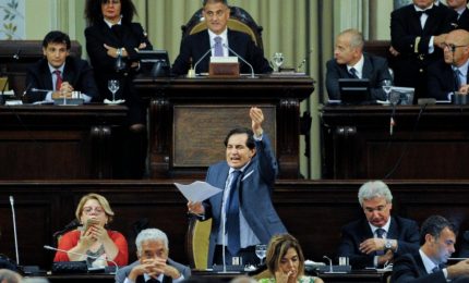 Il papocchio dell'esercizio provvisorio all'Ars e i renziani siciliani che preparano l'accordo con Forza Italia...