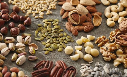 Addio alla frutta secca siciliana: Mandorle e noci della California, ceci della Turchia e del Messico, fagioli e lenticchie del Canada...