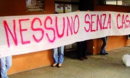 Senza casa di Palermo: in inverno le coperte. In estate gli regaleranno i ventilatori?