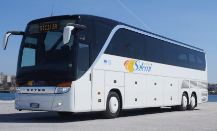 Terrore sull'autobus Palermo-Trapani: un sudanese tenta di farlo sbandare....