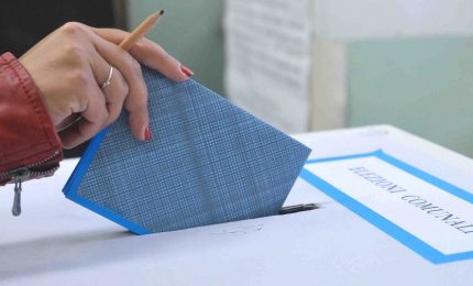 Elezioni: alle 12,00 in aumento il numero degli elettori a Palermo e Trapani