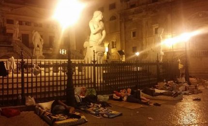 Palermo e i senza casa 2/ Stanotte gli sfrattati hanno dormito in Piazza Pretoria