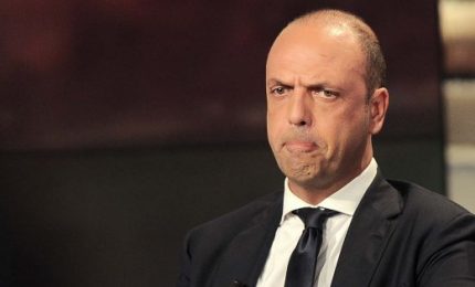 La Sicilia in 'trepidante' attesa: Angelino andr&agrave; con il centrodestra o con il centrosinistra?