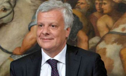 Emergenza rifiuti: Galletti fa il 'gallo' con Musumeci