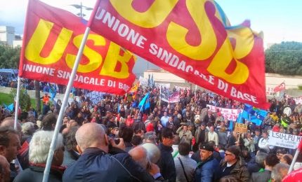 Il dramma della Formazione, una disoccupata tenta il suicidio: salvata per miracolo