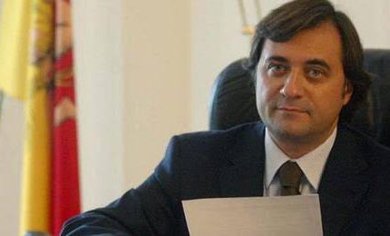 Scoma (Forza Italia): "In Sicilia troppi poveri". Il rimedio? Ridurre le tasse ai ricchi!