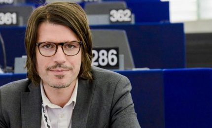 Pomodorino ciliegino di Pachino, Corrao attacca il ministro Martina: "Esiste un accordo UE-Camerun"