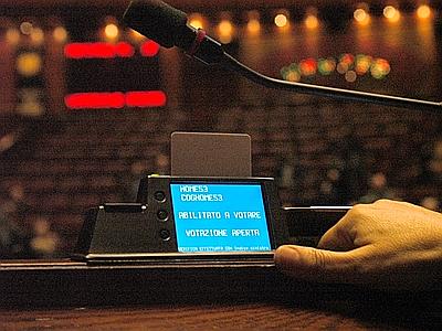 Ars, ore 13 e 05: spuntano 73 voti. Ma i deputati di Sala d'Ercole non sono 70?