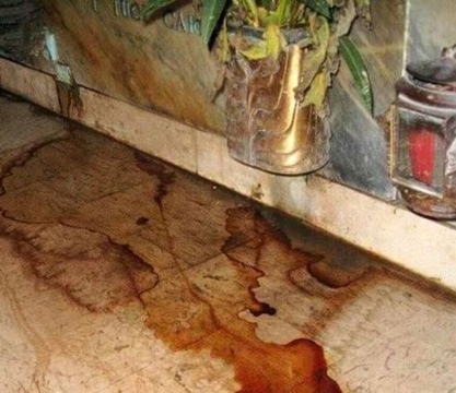 Mascalucia, da alcuni loculi del cimitero fuoriescono liquami e fetori