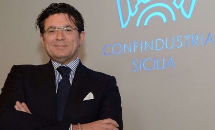 Montante tenta di distruggere il suo archivio e finisce in galera. Tremano i potenti...