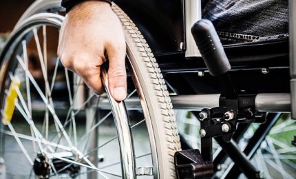 Polemiche sui pagamenti ai disabili gravissimi. Le ASP temono scene da "Benvenuti al Sud"?/ MATTINALE 99