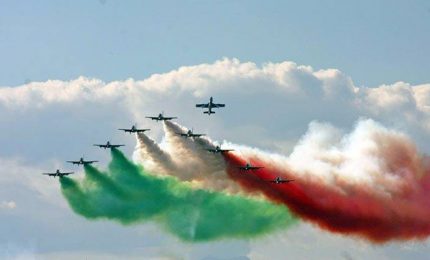 Le Frecce tricolori per far dimenticare la mancata riduzione delle spese militari/ MATTINALE 97