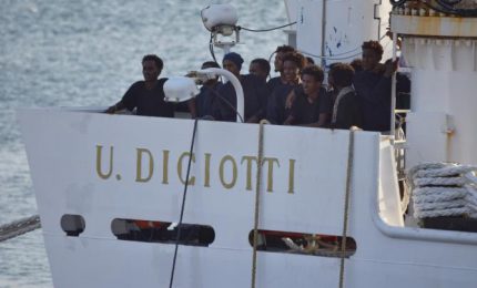La nave 'Diciotti' e l'Europa dei pescecani: Salvini sa qualcosa che noi non sappiamo?/ MATTINALE 143