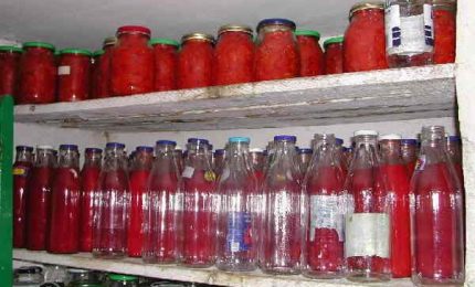 Pomodoro: volete un consiglio? La salsa, 'u strattu e i pelati fateveli da voi in casa!