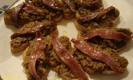 Le alici sott'olio? Portoghesi, marocchine, croate e albanesi... / MATTINALE 220