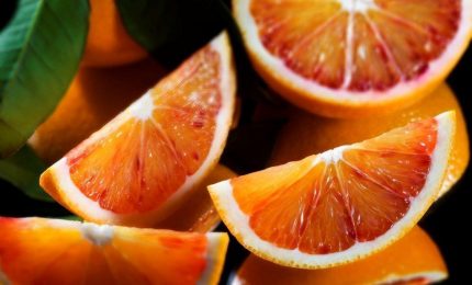 Il Ministero vuole promuovere il consumo di arance, ma i prezzi sono schizzati all'insù...