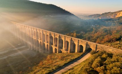 La storia del Sud vista con gli occhi di un bambino nel 1860/ Il maestoso acquedotto Carolino simbolo del Regno delle Due Sicilie