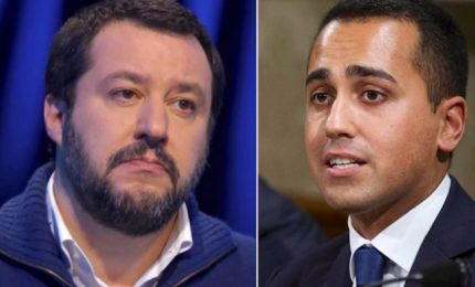 Adesso ci vogliono fare credere che tenere la gente 'prigioniera' in mare è giusto? Ma per favore!