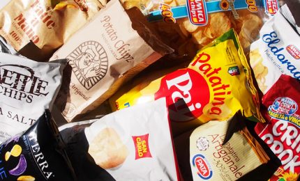 Ci avete mai fatto caso? Le patatine fritte al supermercato costano oltre 40 euro al Kg!/ VIDEO