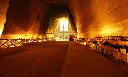 La storia del Sud vista con gli occhi di un bambino ne 1860/ Il culto dei morti a Napoli e a Palermo