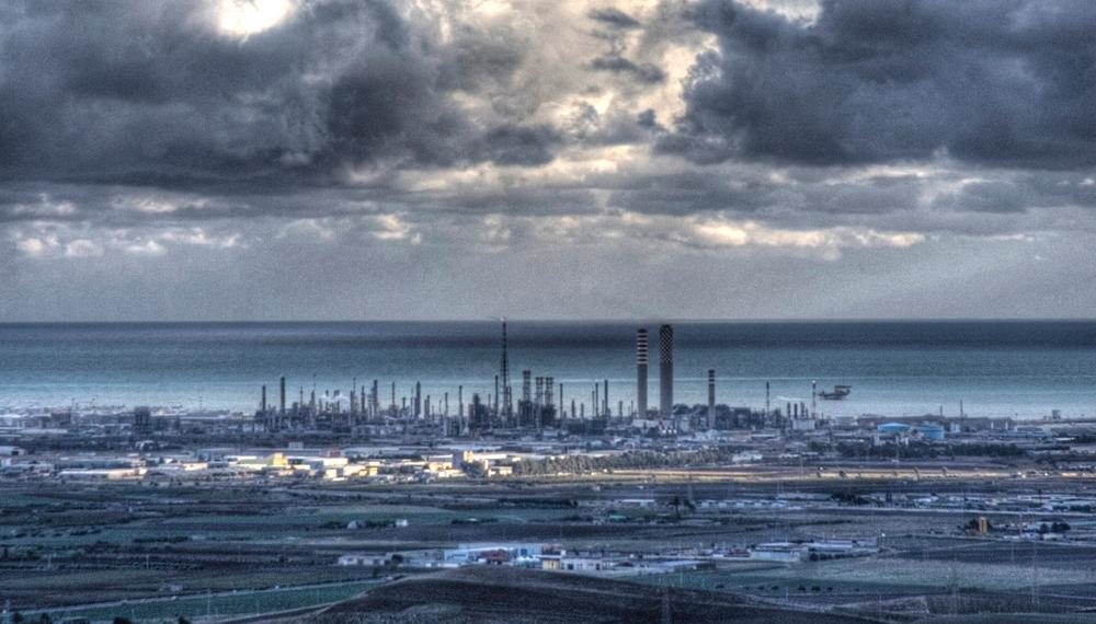 Augusta, Priolo, Melilli scoperchiato il pentolone dei veleni