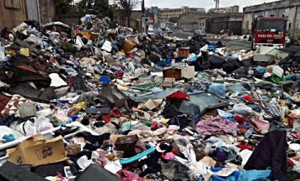 I grillini: "Ad agosto a Palermo esploderà l'emergenza rifiuti"