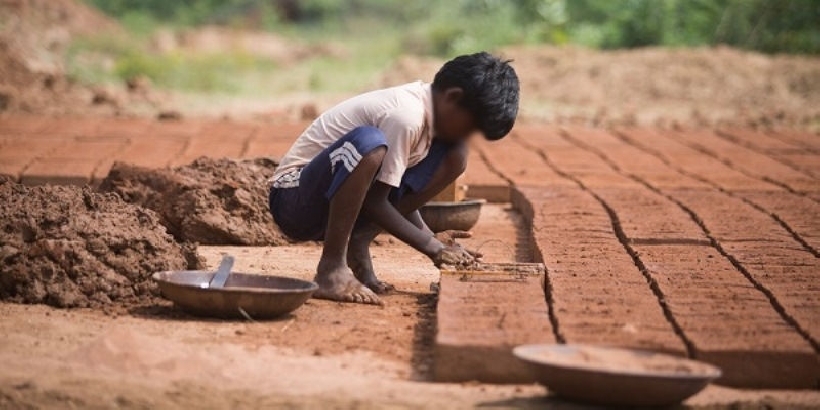 Risultato immagini per bambini sfruttati diritti negati