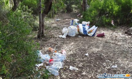 25 aprile nel boschetto della Maddalusa ad Agrigento: dopo 'l'arrustuta' la 'munnizza' abbandonata!