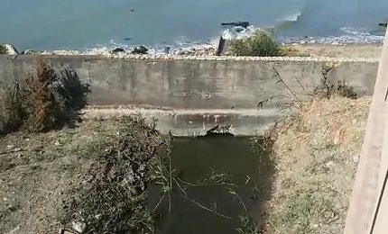 Licata, da un tubo nascosto i liquami finiscono in mare (VIDEO). Ma &egrave; cos&igrave;?