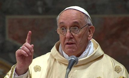 Papa Francesco rispolvera il modello Wojtyla e va al confronto diretto col potere politico ed ideologico