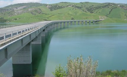 Cari grillini, che bisogna c'era di dare a una Spa la gestione di uno dei pi&ugrave; grandi acquedotti del Sud?