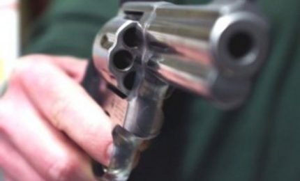 Ricordiamoci che un morto ammazzato prima di essere ladro era un uomo