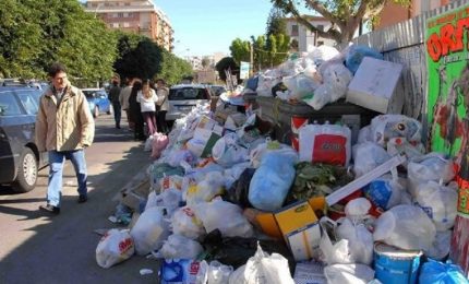 Palermo & la munnizza: Orlando accusa i cittadini e annuncia vigili in strada. Ma...